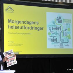 Kåre Hagen, senterleder senter for velferds- og arbeidslivsforskning, OsloMet - storbyuniversitetet holdt et engasjernede foredrag om fremtidens helseutfordringer. Utfordingene står i kø, men det gjør også mulighetene, sa han. Foto Jan Arne Dammen